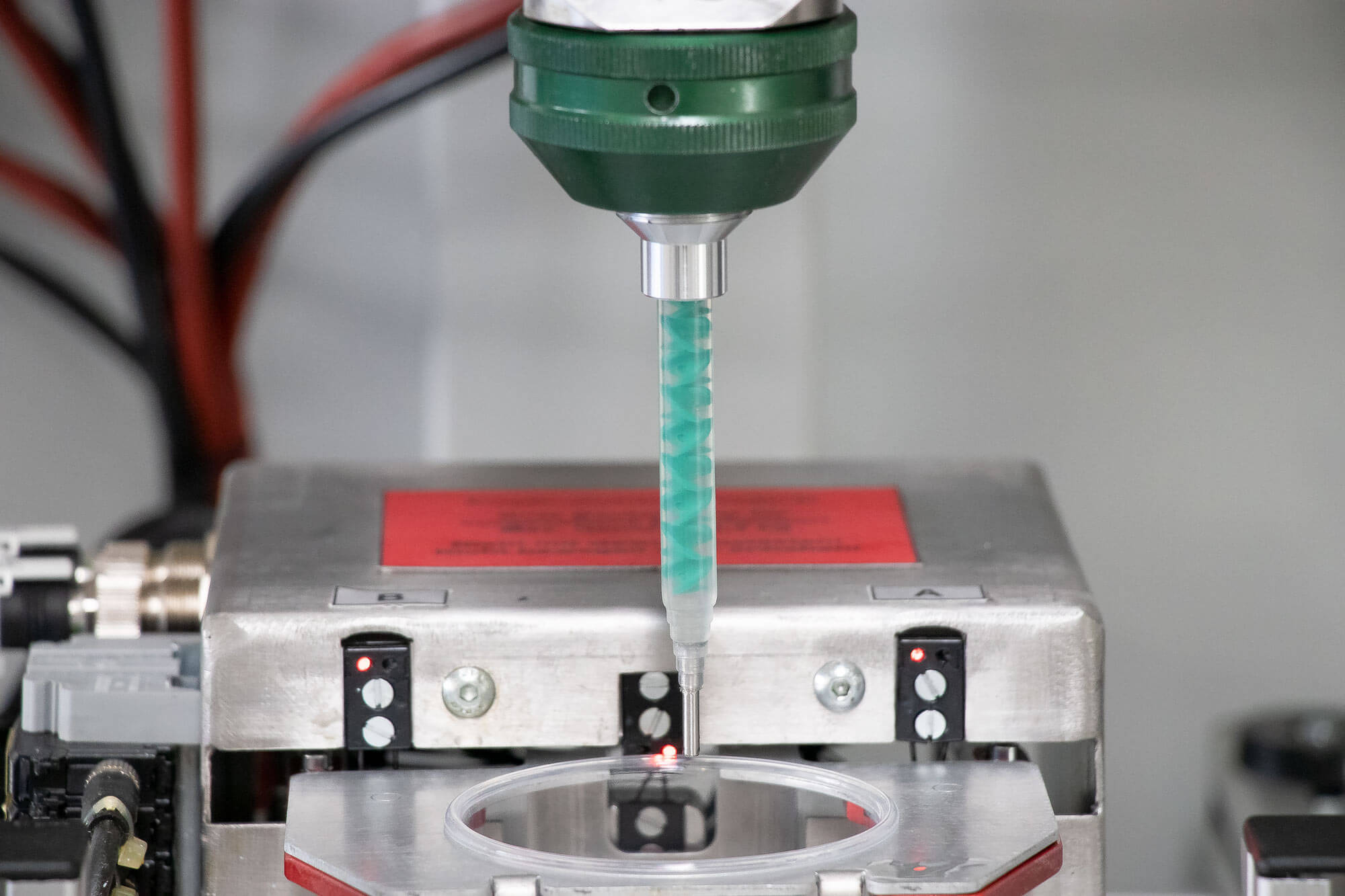 Development of dosing mixing head for high-precision application of small quantities